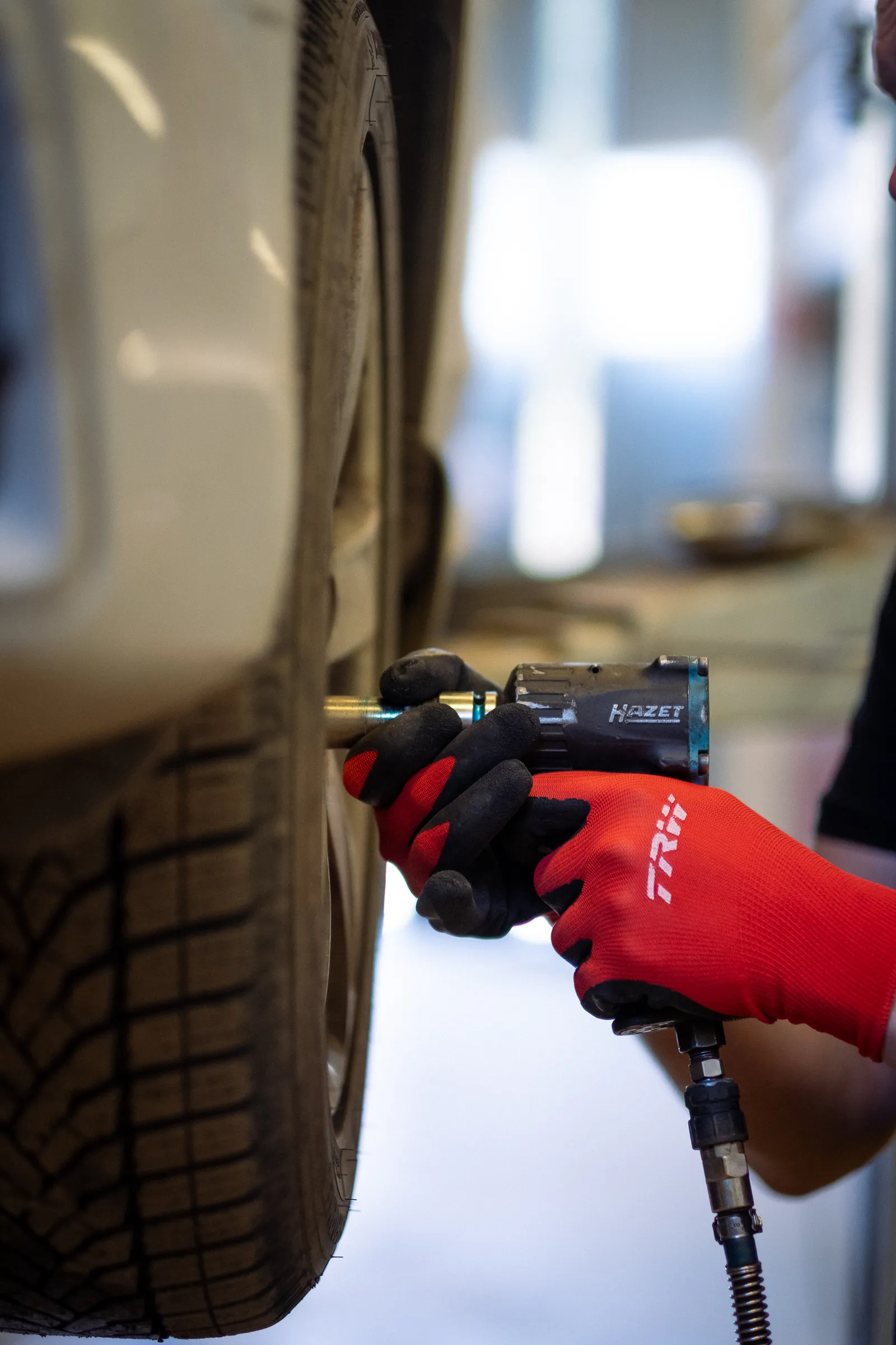 Däckbyte hos Barfelds Motor i Haninge